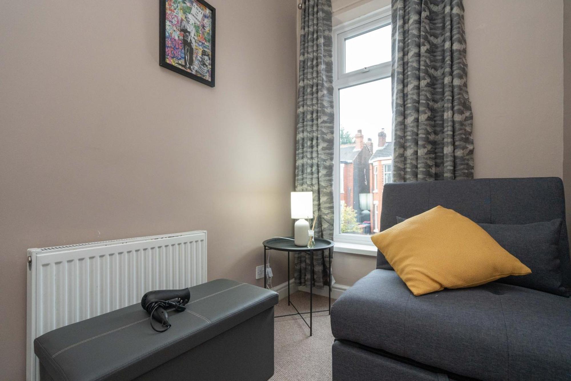 Modern & Spacious - Pool Table - Free Parking - Sleeps 10 Manchester Exterior photo