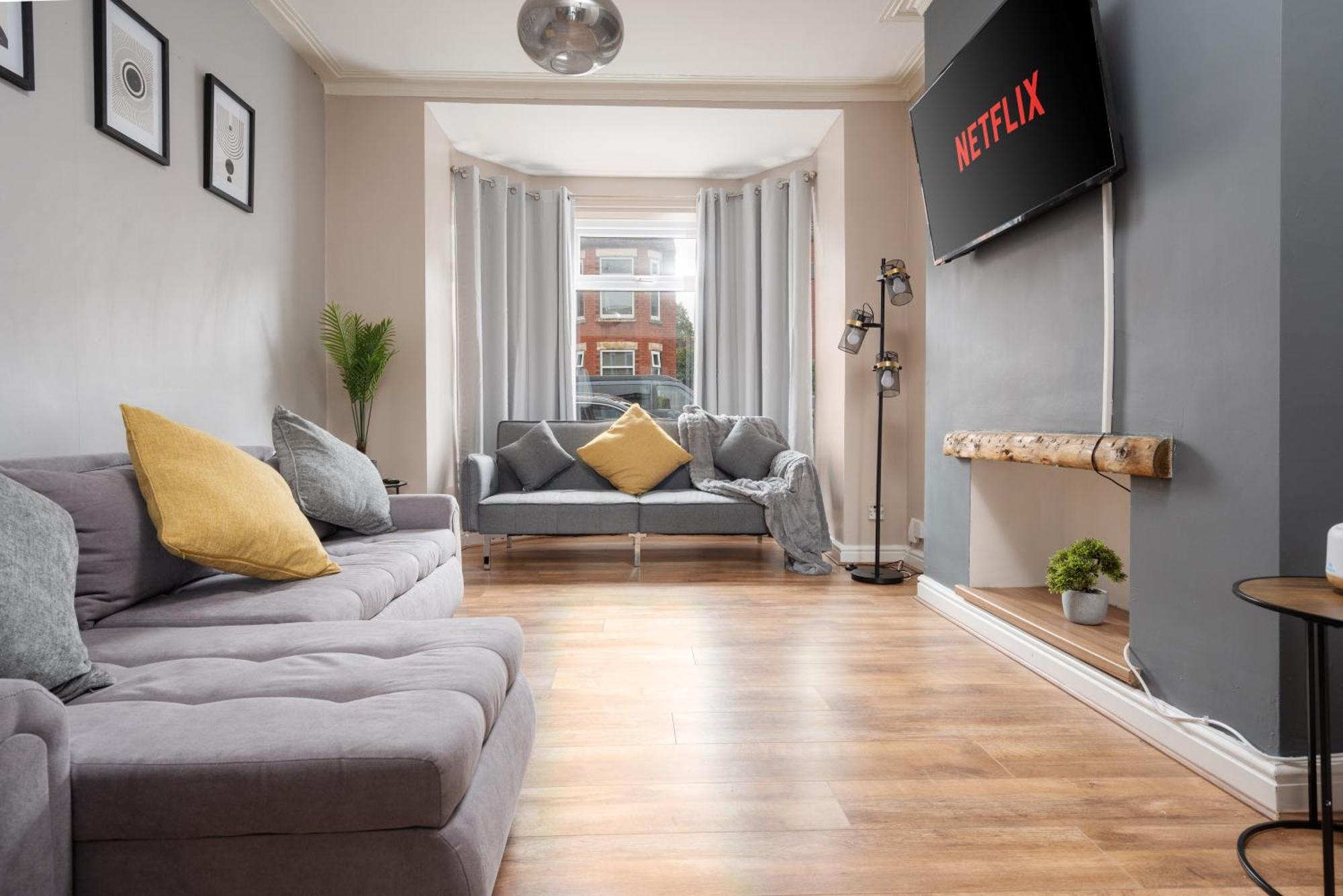 Modern & Spacious - Pool Table - Free Parking - Sleeps 10 Manchester Exterior photo