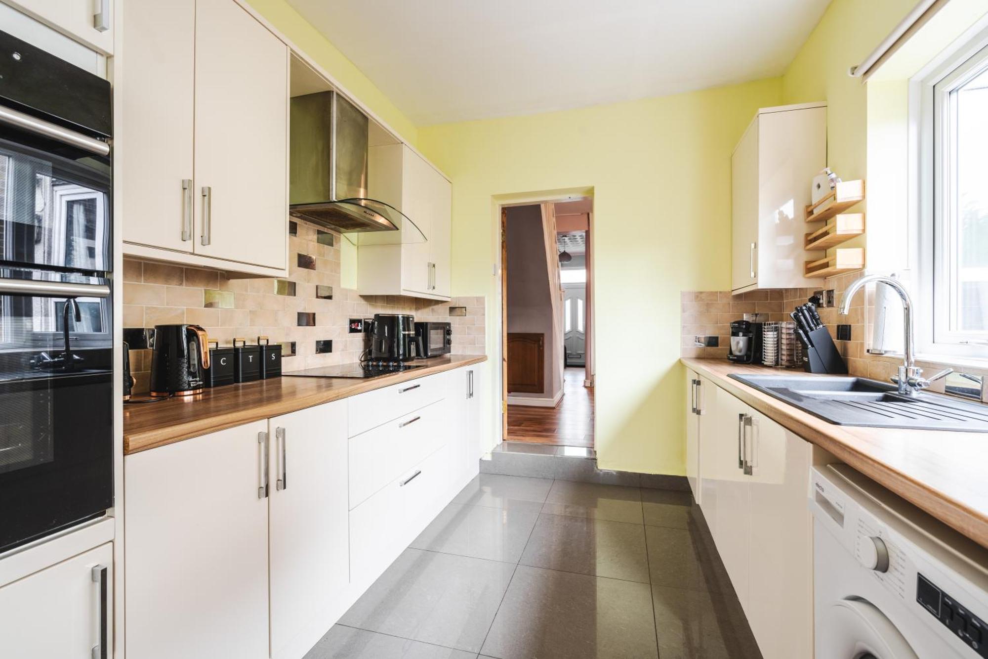Modern & Spacious - Pool Table - Free Parking - Sleeps 10 Manchester Exterior photo