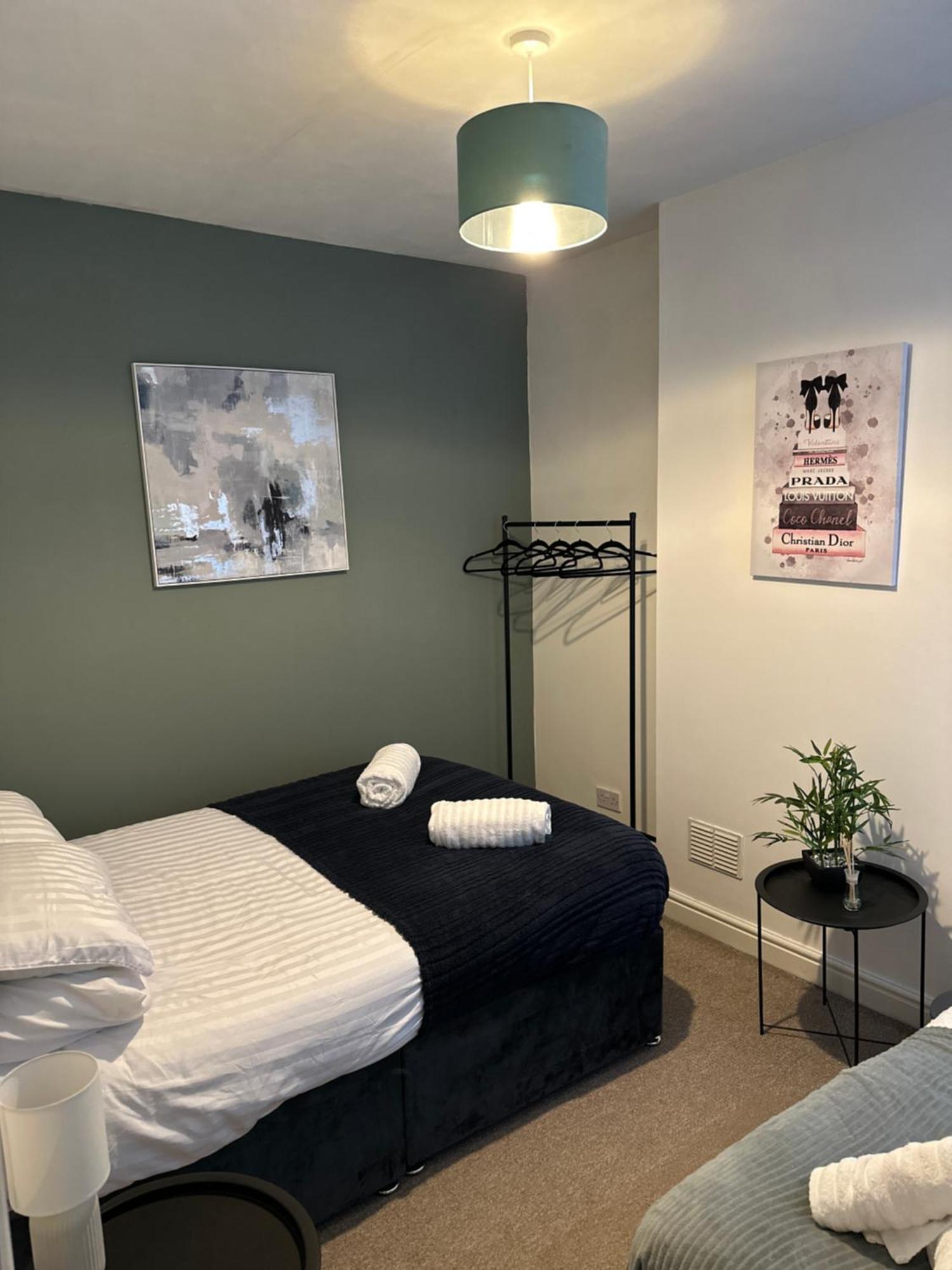 Modern & Spacious - Pool Table - Free Parking - Sleeps 10 Manchester Exterior photo